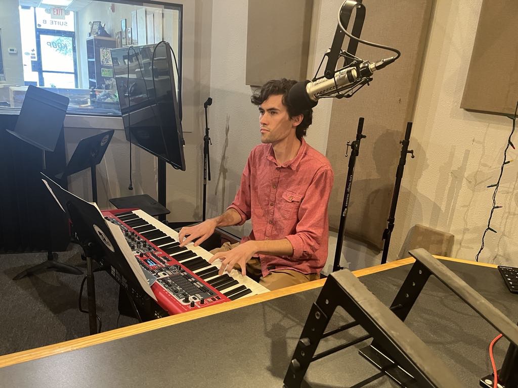 Shane Dickens performing